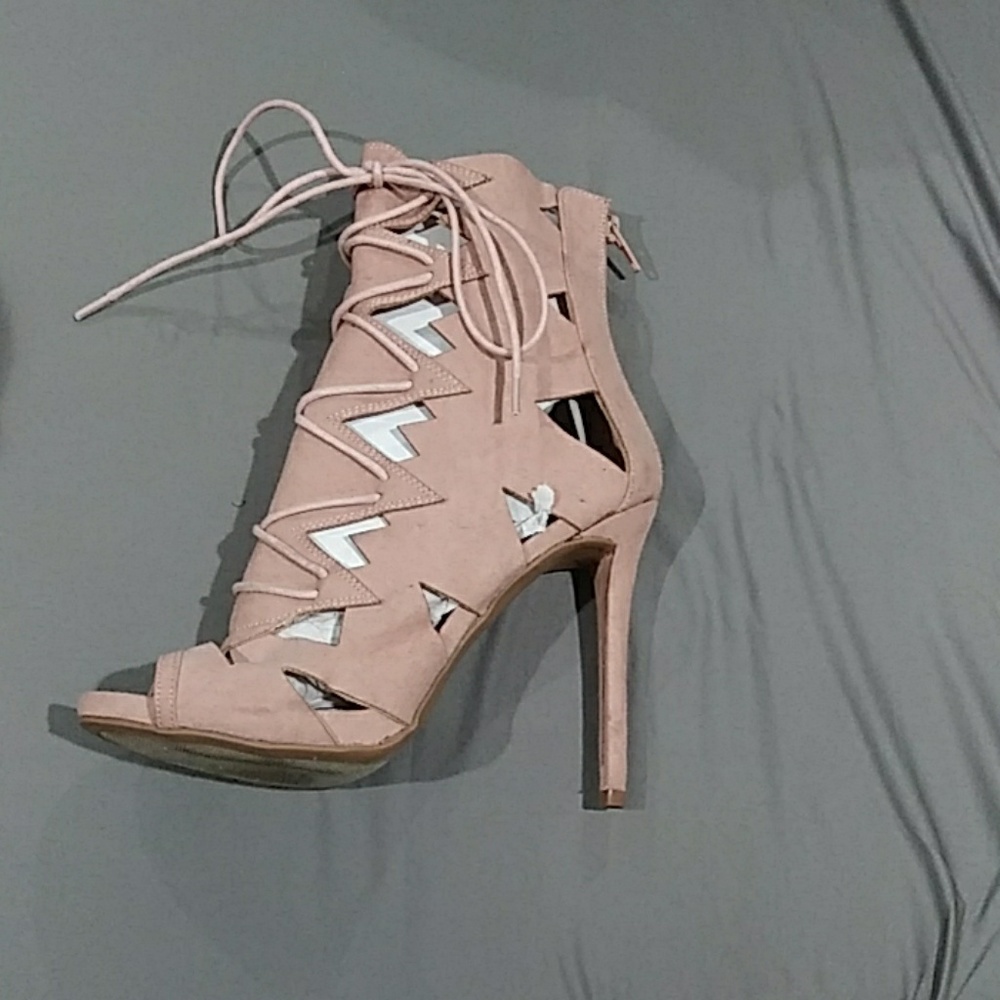 Heels - Picture 2 of 2